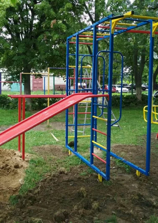Дитячий ігровий комплекс для вулиці з гіркою та гойдалками