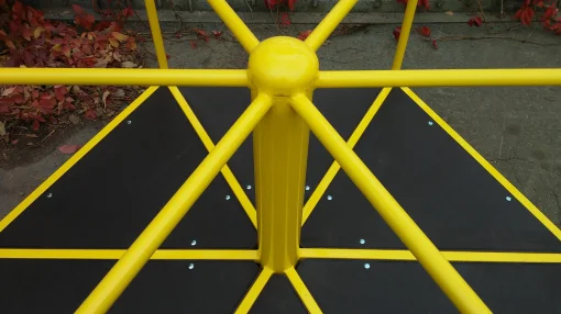 Дитяча Карусель, шестикутна. Для катання стоячи.