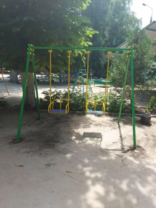 Дитячі гойдалки на підшипниках, двомісні.