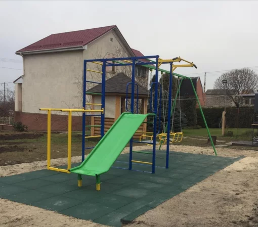 Спортивно-ігровий комплекс з гіркою і гойдалками для всієї родини