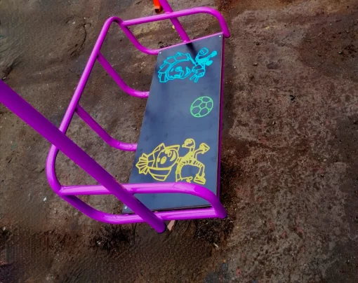 Гойдалки &quot;Спорт -3&quot; посилені з баскетбольним кільцем, друге широке сидінням з принтом.