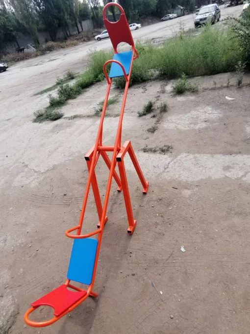 Балансир, гойдалка зі спинкою.