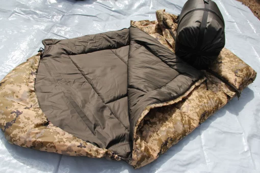 Спальник зимовий до -20° Спальний мішок зимовий широкий 85*205см з капюшоном спальник ковдра Піксель